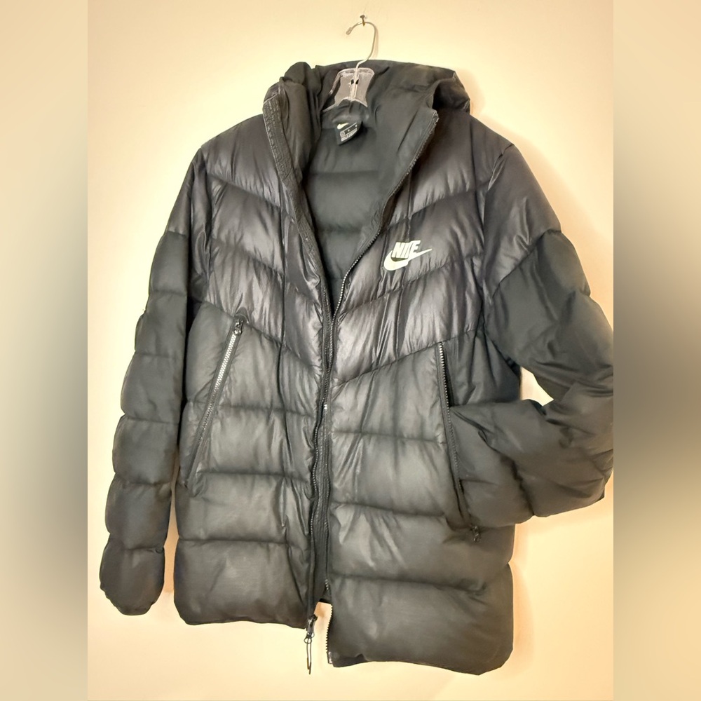 Nike Men's Black Puffer Jacket - Picture 2 of 13